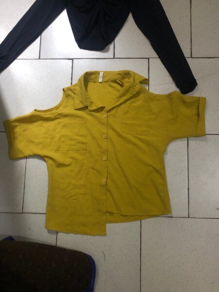 Haut femme épaules dénudées