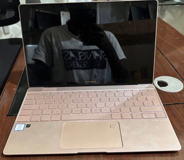 Ultrabook ASUS ZenBook doré