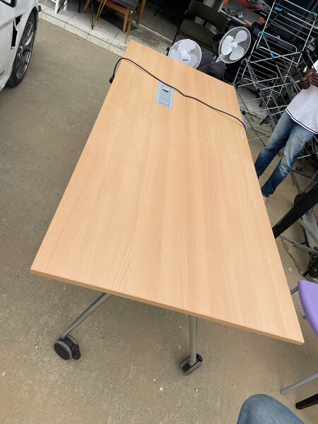 Table de conférence pliable