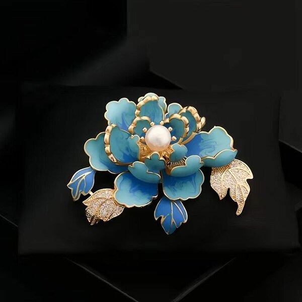 精美花卉珍珠胸针
