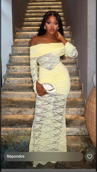 Robe en dentelle jaune