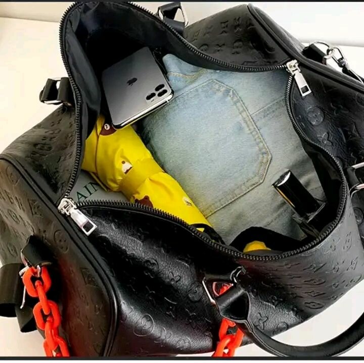 Sac de voyage noir élégant