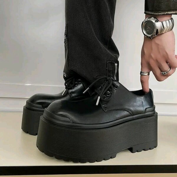 Chaussures à plateforme noire