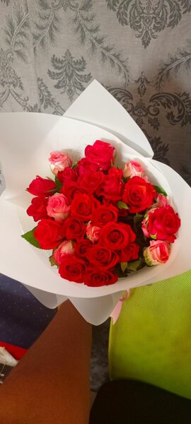 25 stems Roses