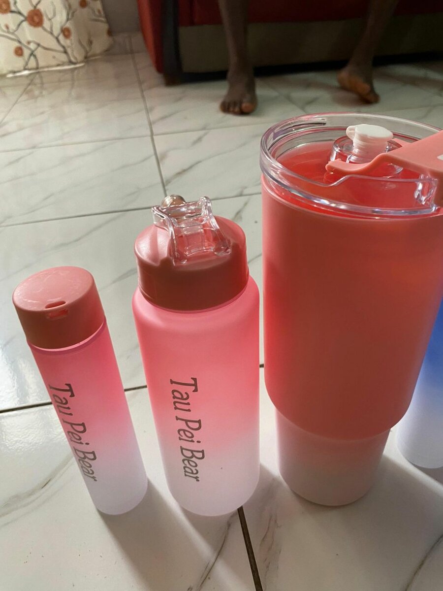 Bouteilles d'eau colorées 1200ml