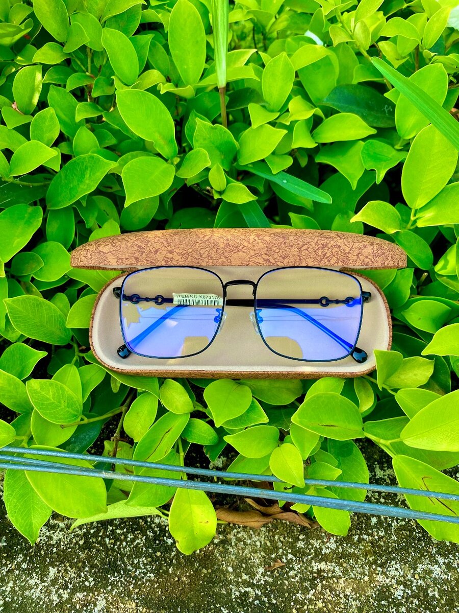 Lunette anti-reflets, anti-lumière bleu.