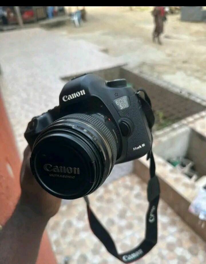 Appareil photo Canon EOS 5D Mark III