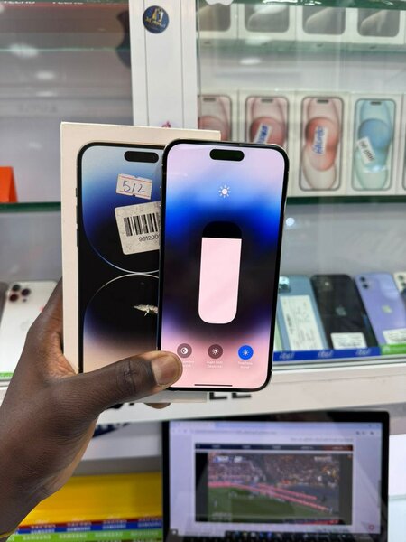 iPhone 14pro max 512go CE quasiment neuf avec carton
