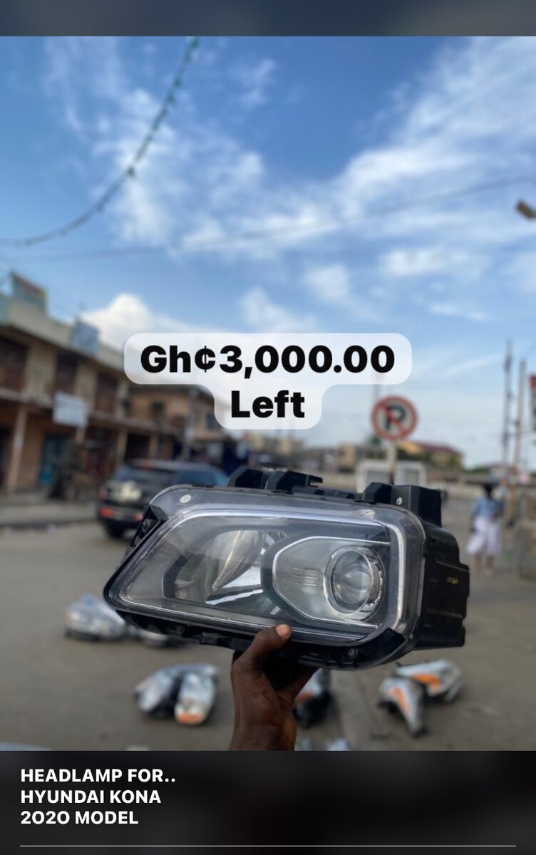 Hyundai Kona headlight left