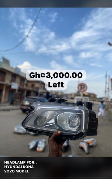 Hyundai Kona headlight left