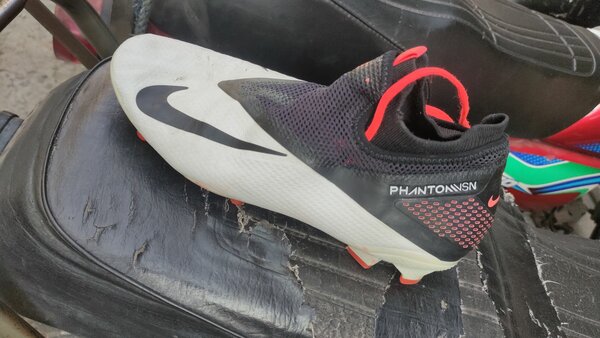 Football shoes
