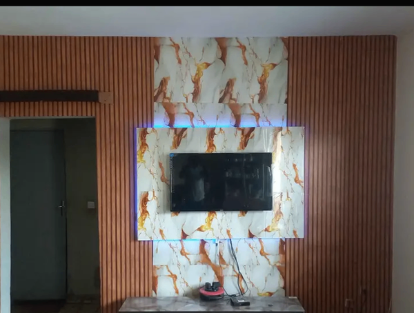 Panneau mural LED avec TV