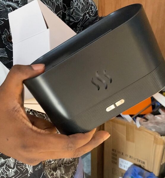 Ultrasonic Flame Diffuser and Humidifier + 2 Essential oils