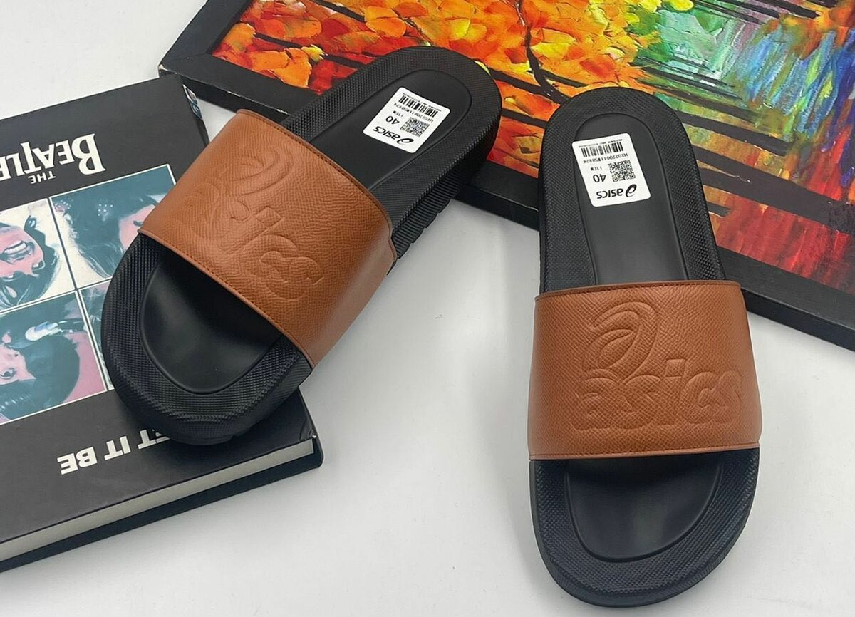 Unisex slides