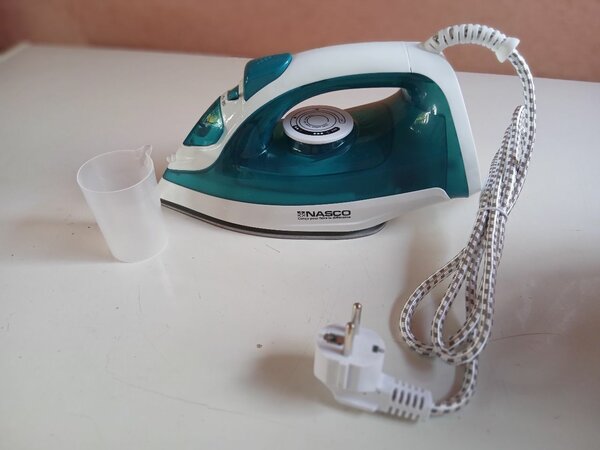 Fer à repasser vapeur 2000W