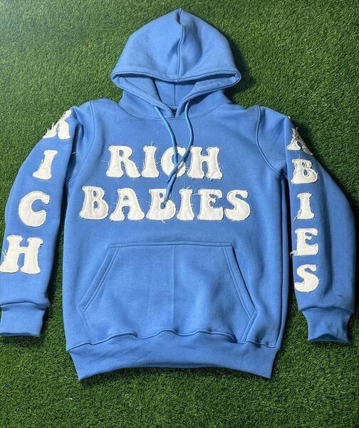 Sweat à capuche bleu RICH BABIES