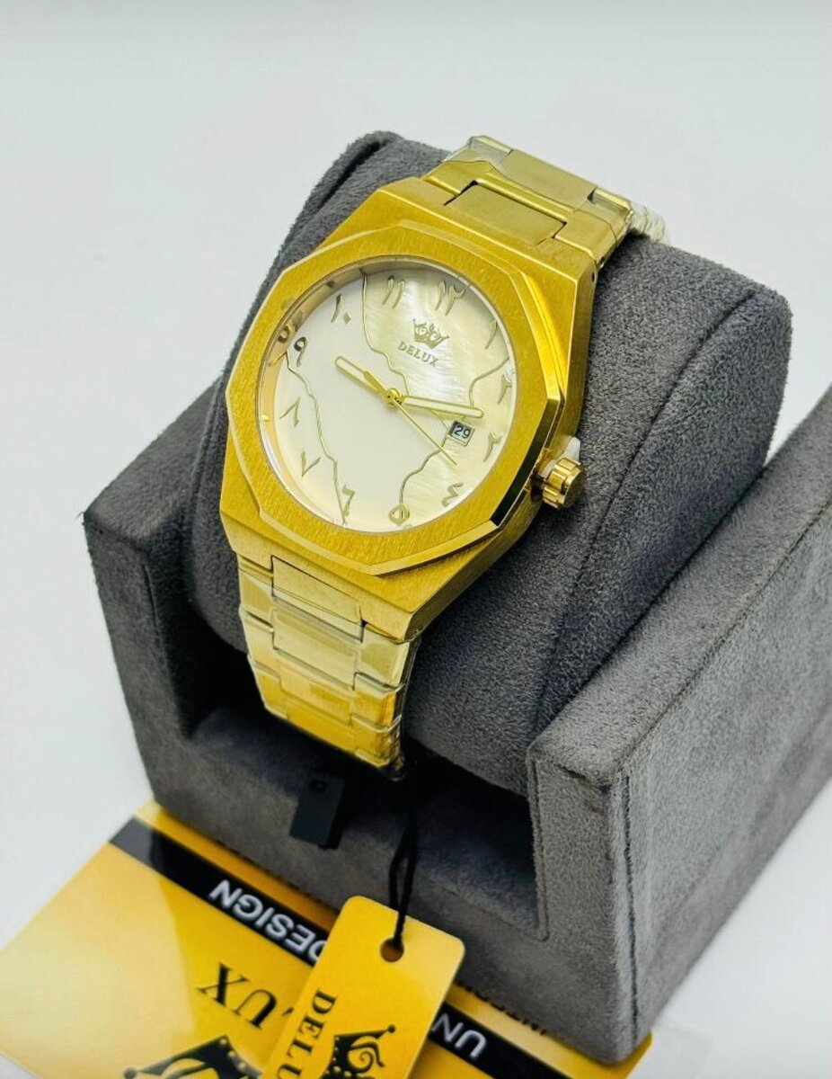 Montre dorée Deluxe