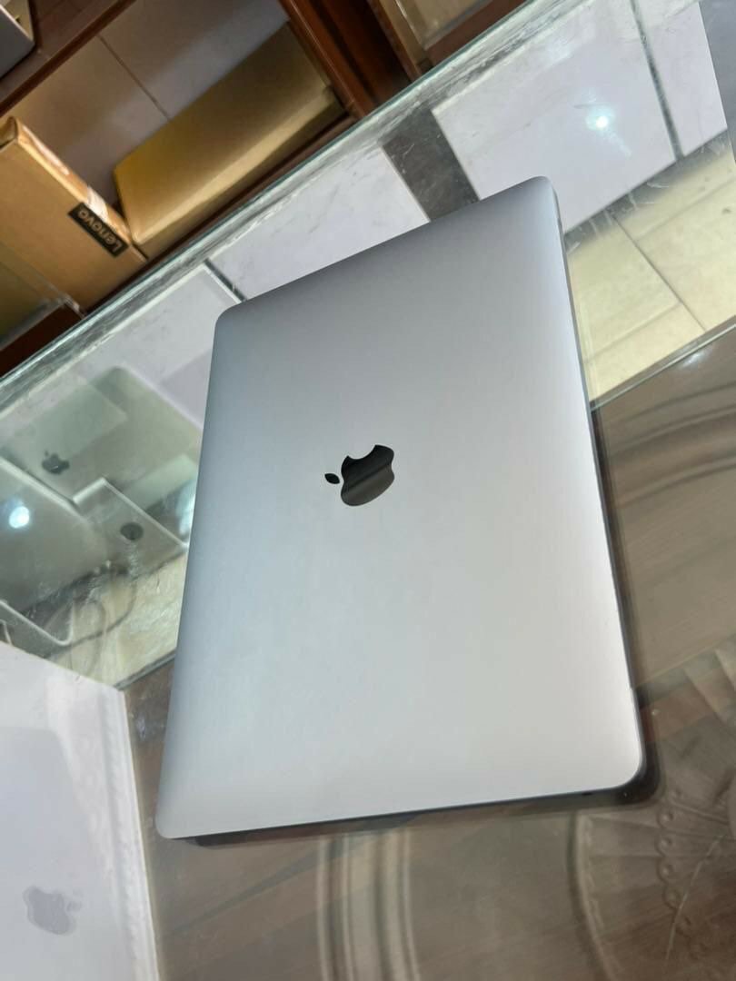 MacBook Air i5