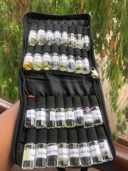 Perfume oils for both males and females