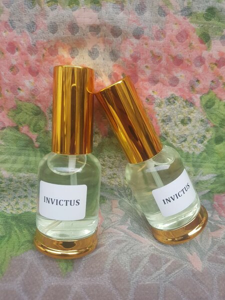 Parfums Miniatures Élégants