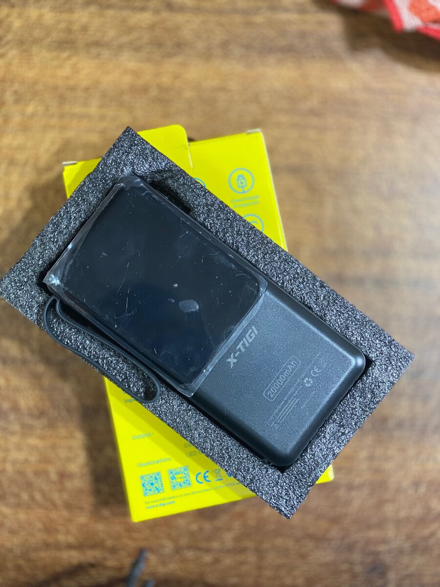 20 000 mAh POWER BANKS