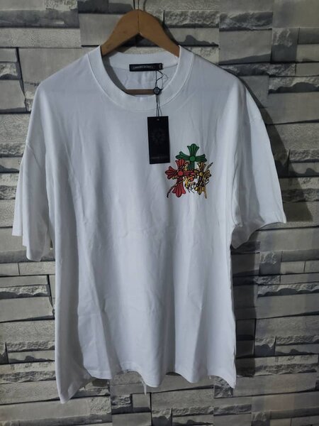 T-shirt blanc à motif floral