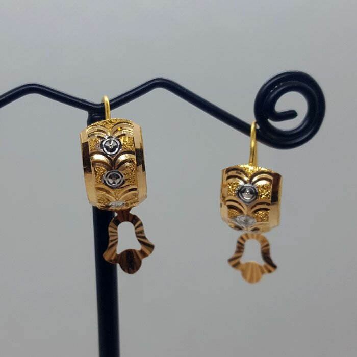 Artificial earrings