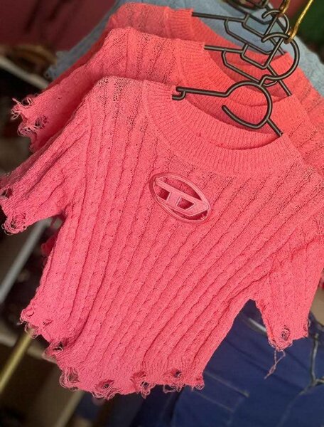 Ladies woolen tops