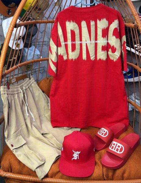 T-shirt rouge "Madness"