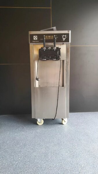 Фрезер апарат для мороженого