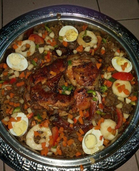 Tchep poulet avec des oeufs