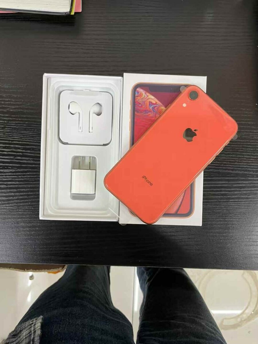 BRAND NEW IPHONE XR