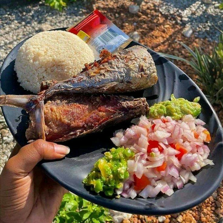 Assiette de poisson et couscous