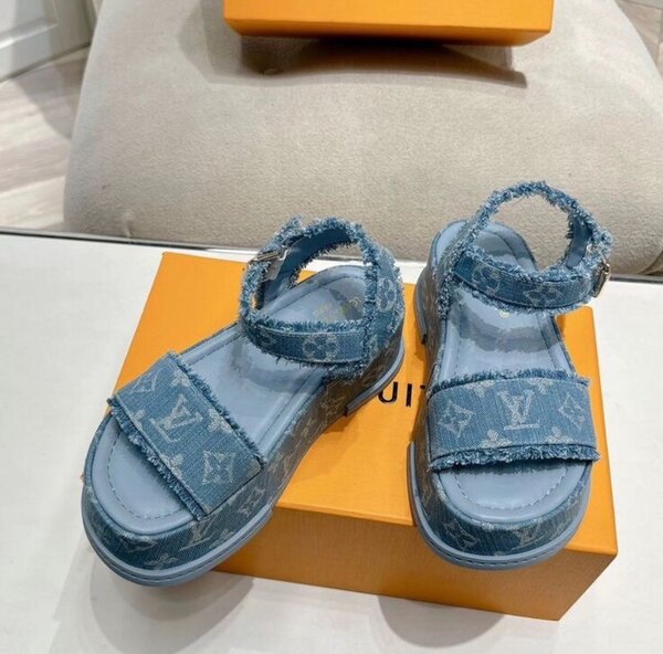 LV SANDALS