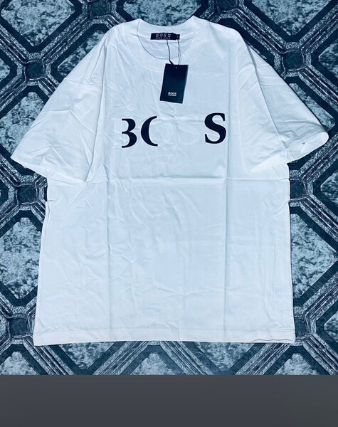 T-shirt blanc graphique tendance