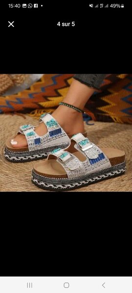 Sandales plates multicolores