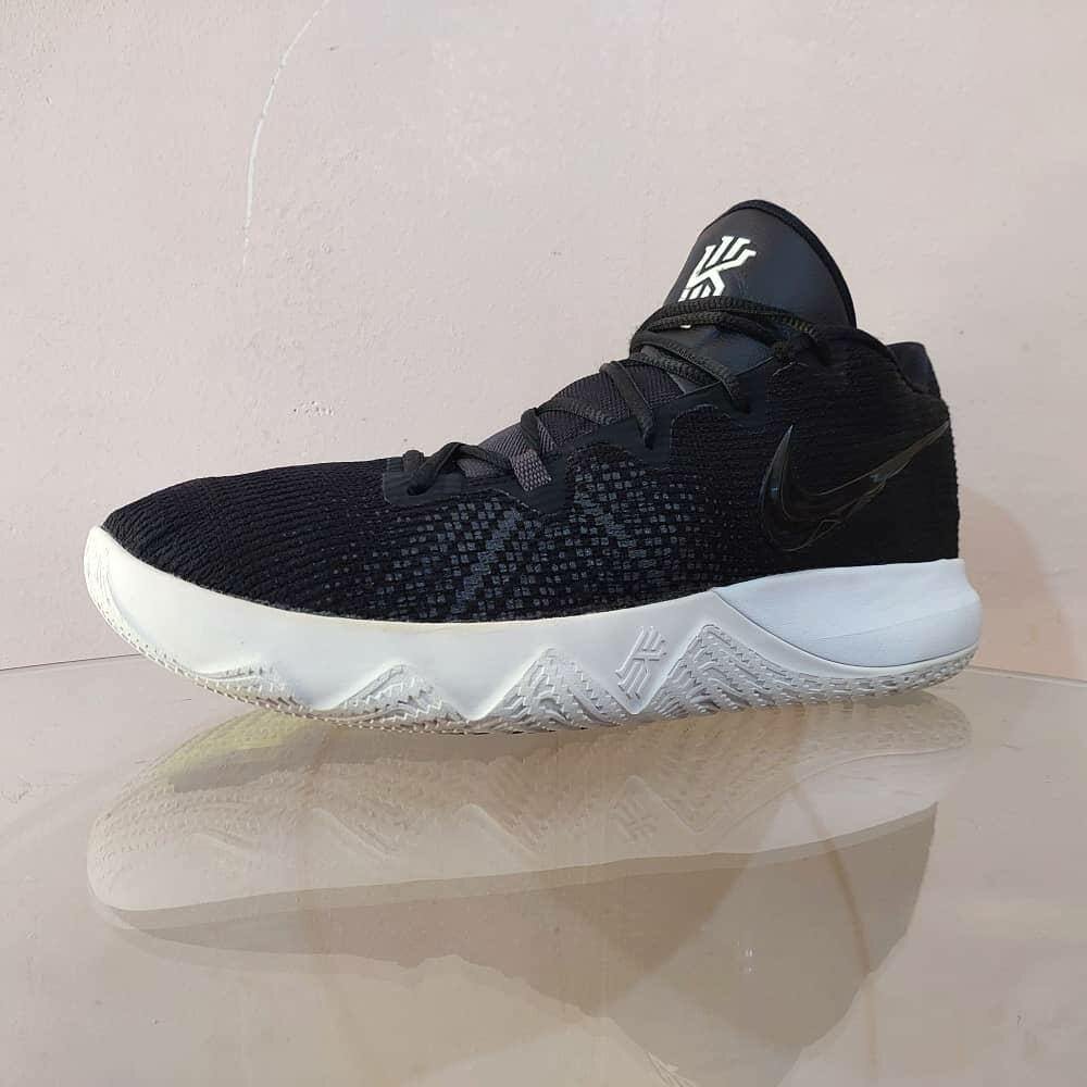 Chaussures de sport Kyrie P46