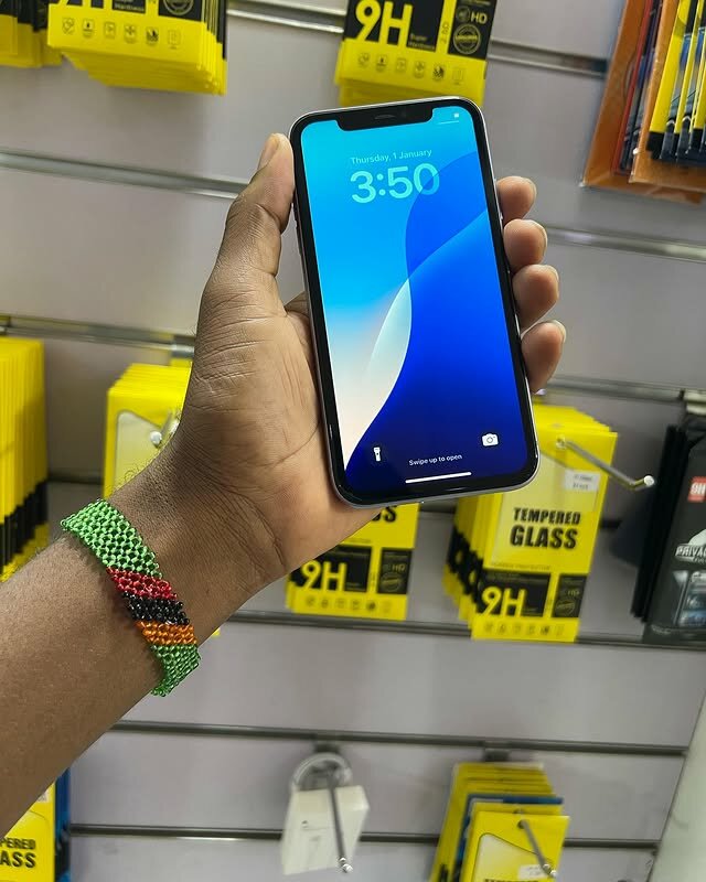 BRAND NEW IPHONE 🍏 pro 