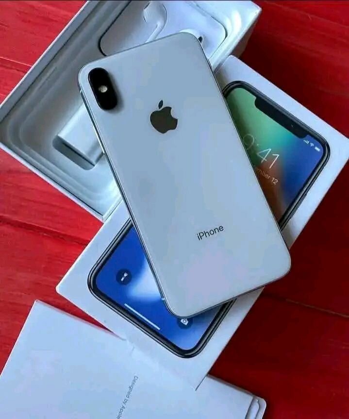iPhone X avec écouteurs