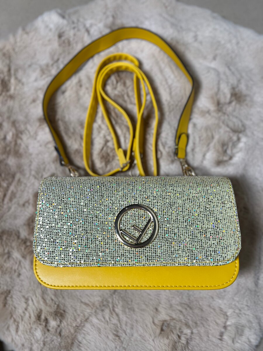 Sac à bandoulière brillant élégant