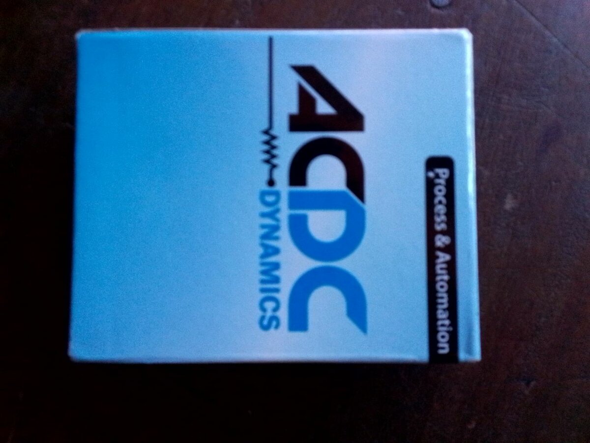 Voltage window comparator