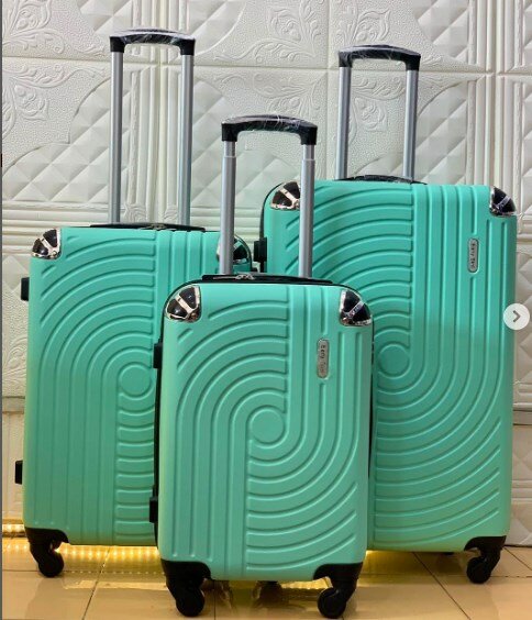 Set of 3 suitcases green