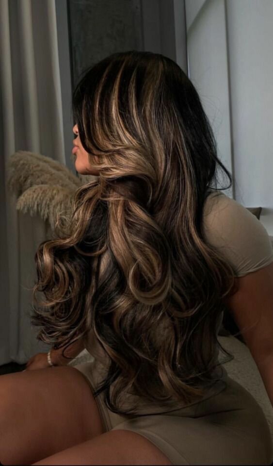 Perruque longue ondulée