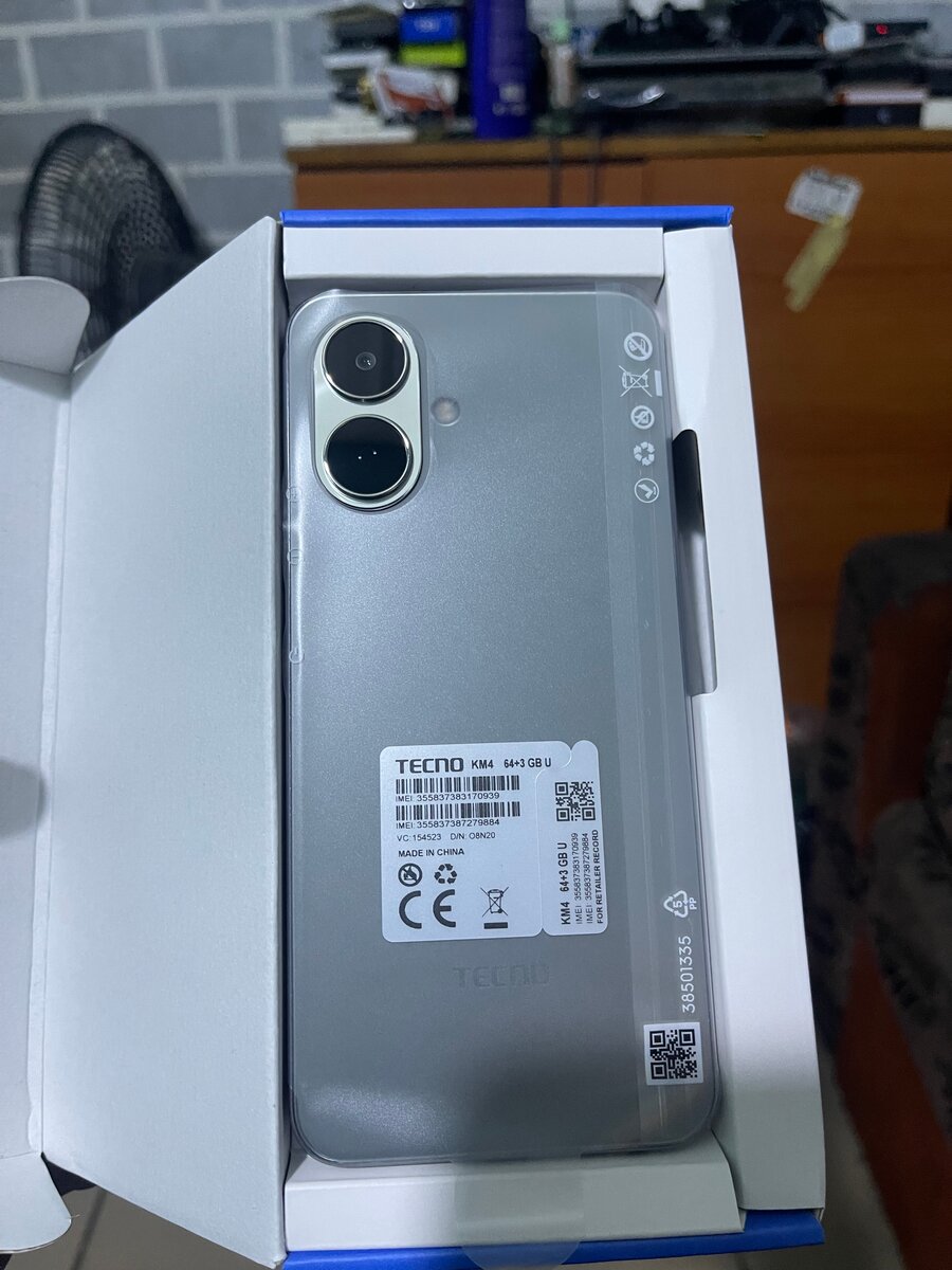 Smartphone Tecno Pova élégant