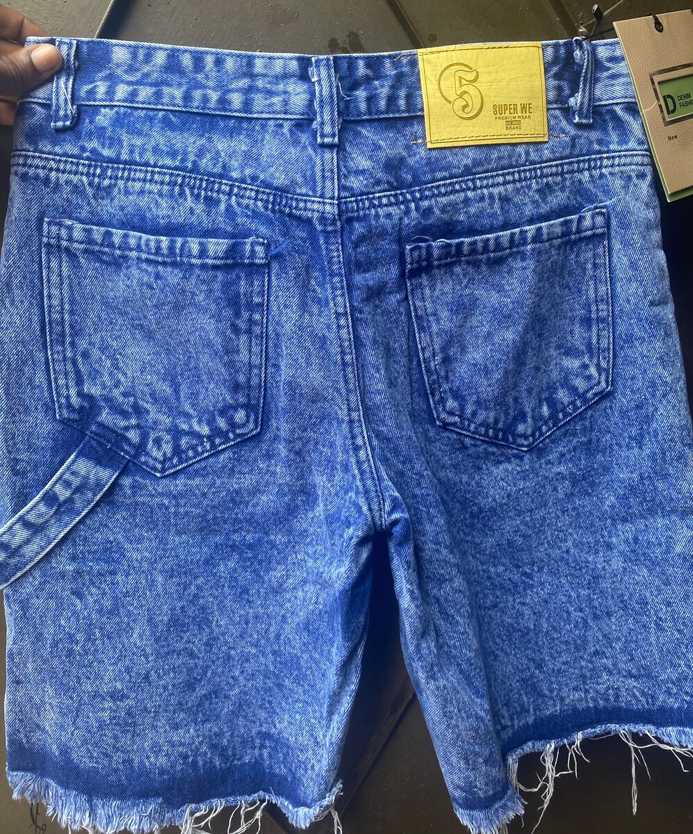 Short en jean déchiré