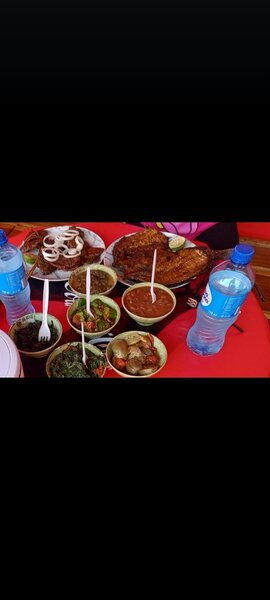 Chocoal grilled fish with 8 types of traditional veggies