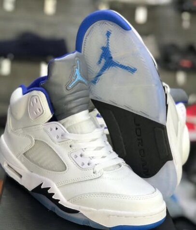 New Stock Alert🛍 New Blazing Jordan sneakers