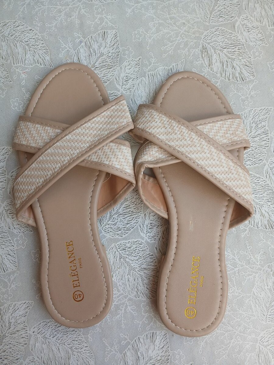 Sandales croisées élégantes