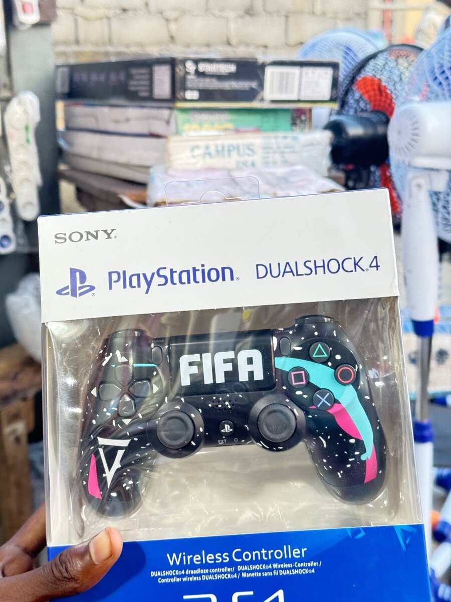 Manette ps4 design FiFa