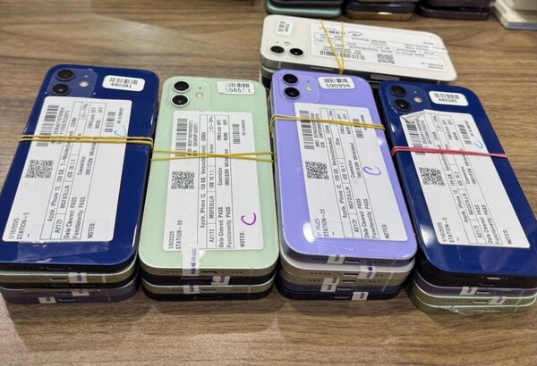 IPHONE 12 128GIG - FACTORY UNLOCKED